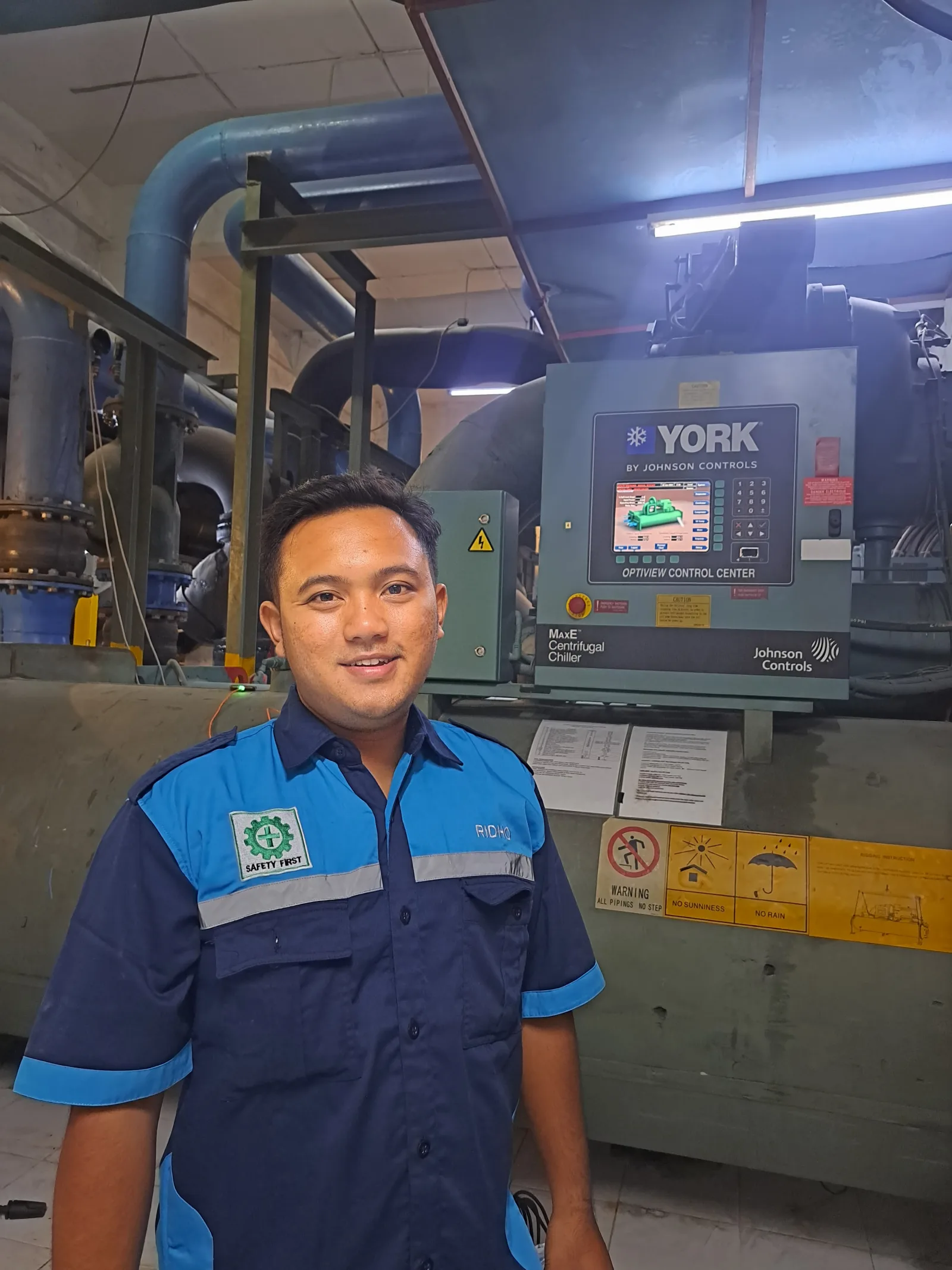Maintenance centrifugal chiller York